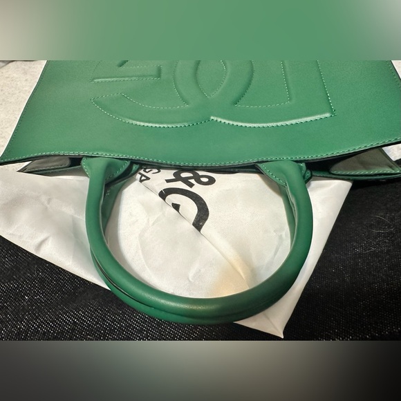 DG handbag. Never used. Green - Picture 4 of 7